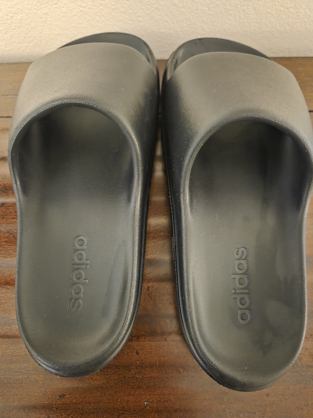 Like New Adidas Black Kid’s Slide Sandals with Embossed Logo, Size 4